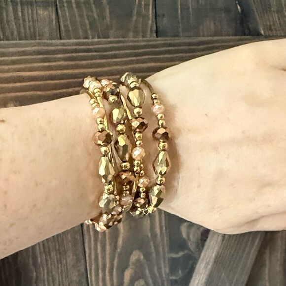 Elegant 18k Gold Plated Beaded Spiral Bracelet - Picture 1 of 5